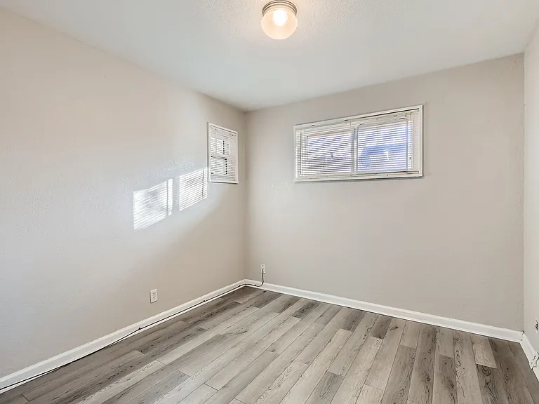 3658 N Gaylord St — Photo 9