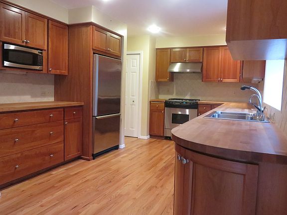 4th image of 8500 135th Ave SE