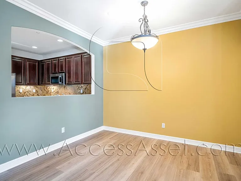 28929 Frankfort Ln — Photo 9