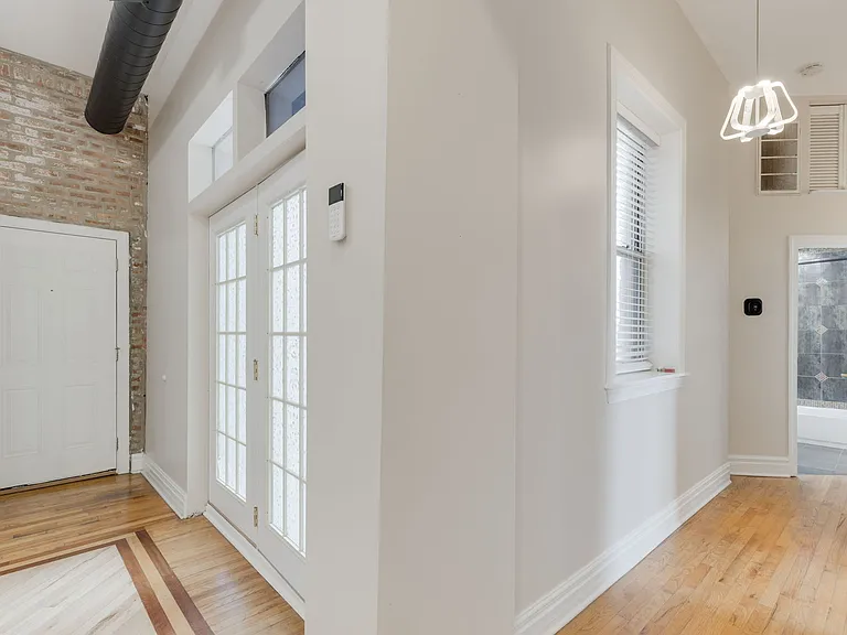 5014 S King Dr #2W — Photo 9