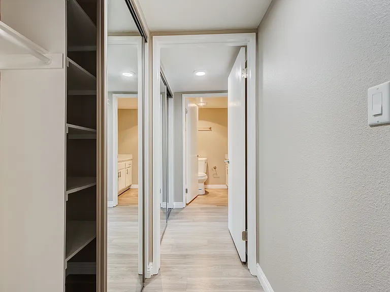 Laurel Villa — Photo 31