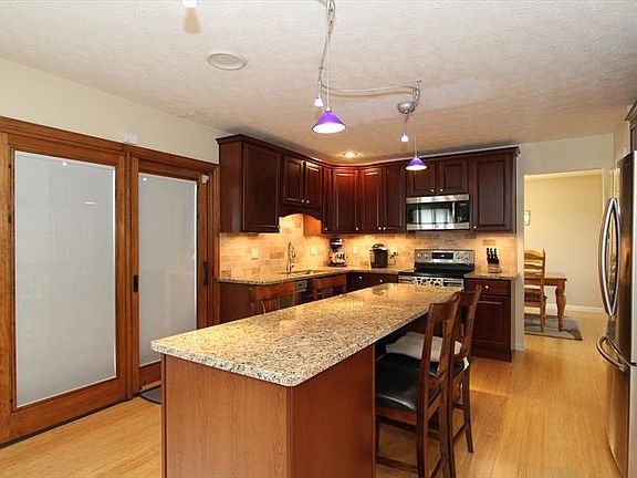 5th image of 6631 Finegan Dr