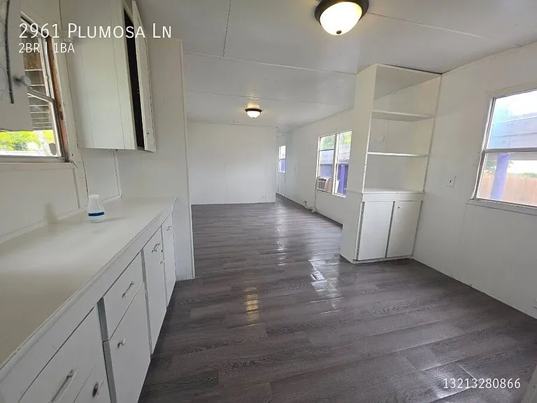 2961 Plumosa Ln — Photo 2