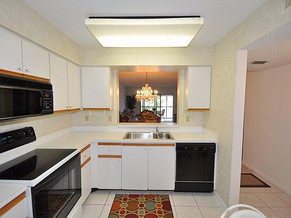 5th image of 6241 Pointe Regal Cir APT 302