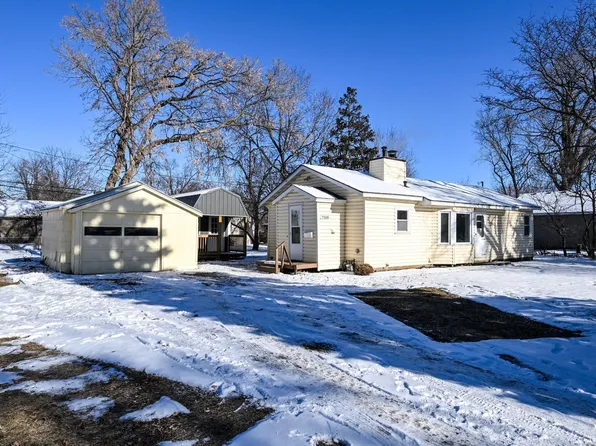 7508 Iris Dr N, Brooklyn Park, MN 55428