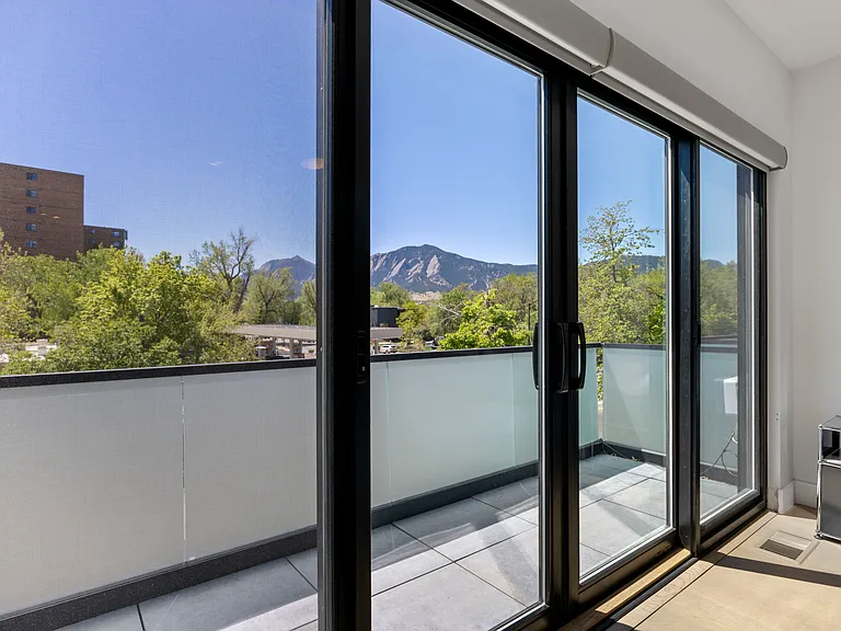 2457 Walnut St — Photo 41
