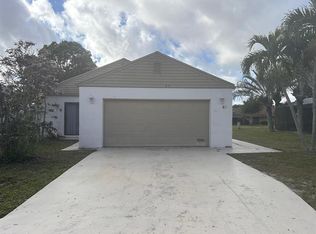 60 Hastings Ln, Boynton Beach, FL 33426