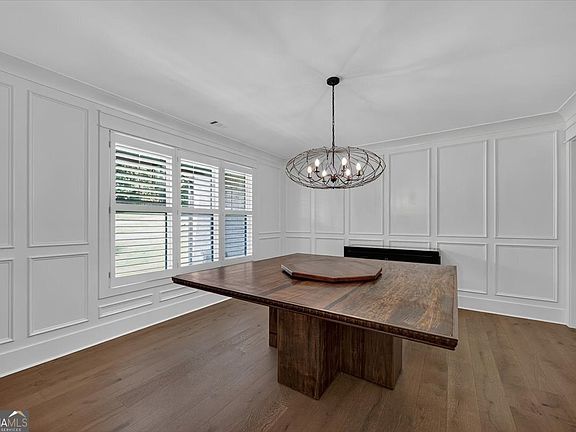 4th image of 105 Fox Ct