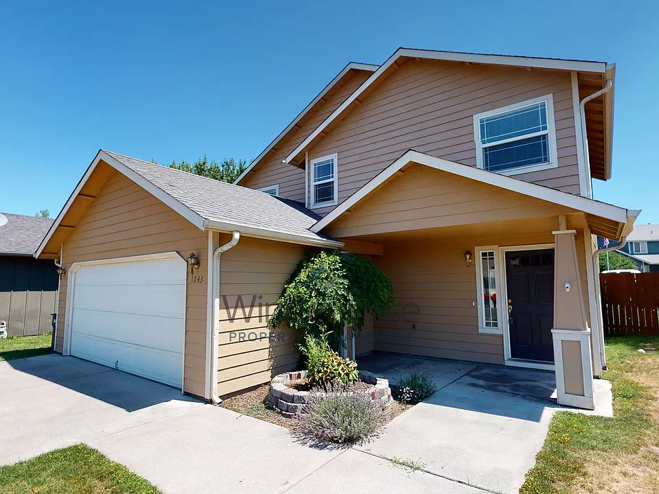 1243 SE Newgate Dr
