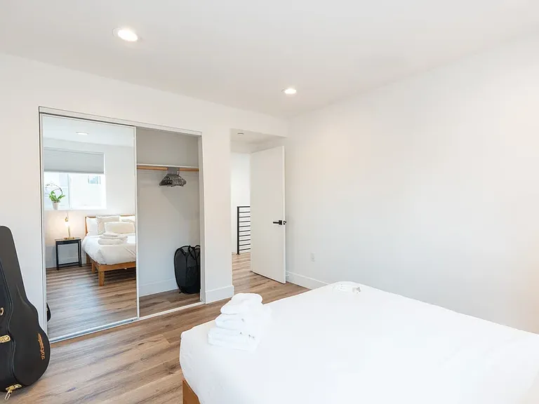 1148 N Sycamore Ave #D — Photo 2