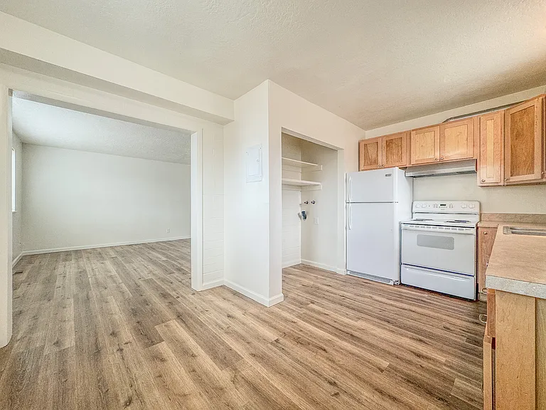1455 S 50 E #1455 — Photo 4