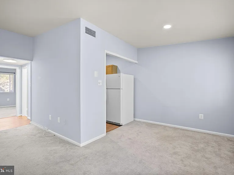 10320 Rockville Pike #401 — Photo 11