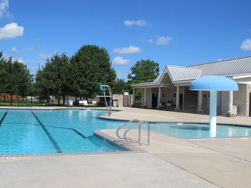Community pool