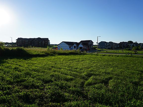 3rd image of 228 Little Bear Dr #8G6F63