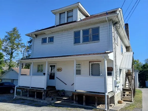 102 N Hickory Aly, Ligonier, PA 15658