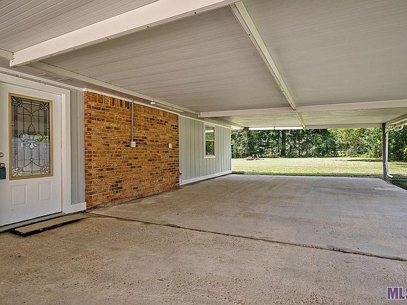 3rd image of 10633 Bennett Dr