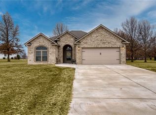 1901 E Chelsea Dr, Clinton, MO 64735