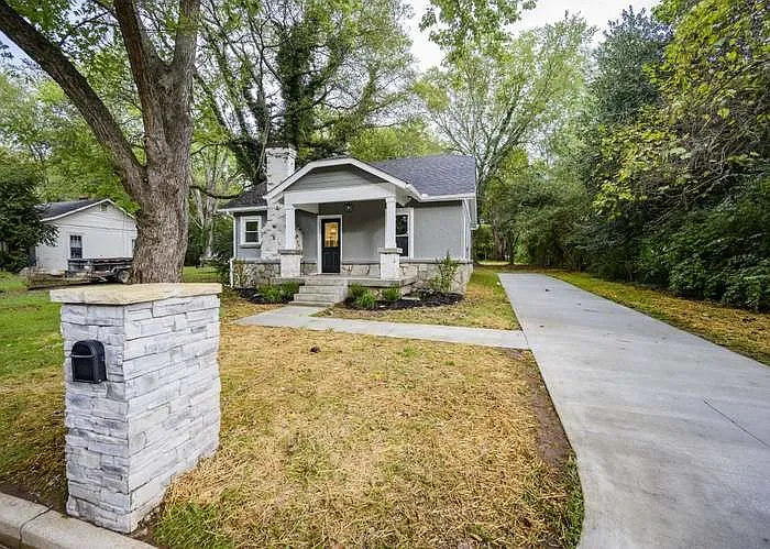 2 bed, 1.5 bath, 1015 sqft, $1,750 — Photo 1