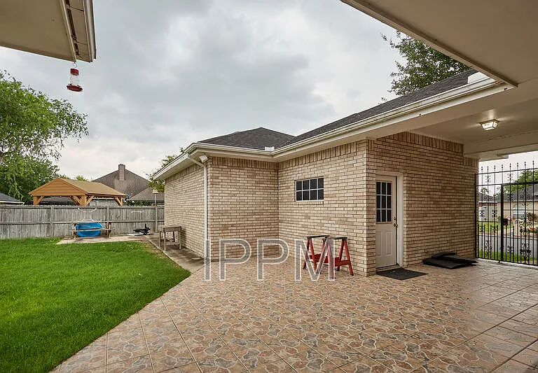 1309 Summerfield Ln — Photo 35