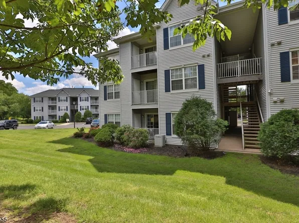 314 Stratford Pl, Bound Brook, NJ 08805