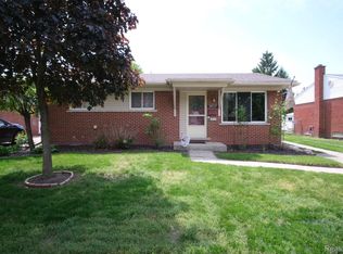 30537 Birchwood St, Westland, MI 48186