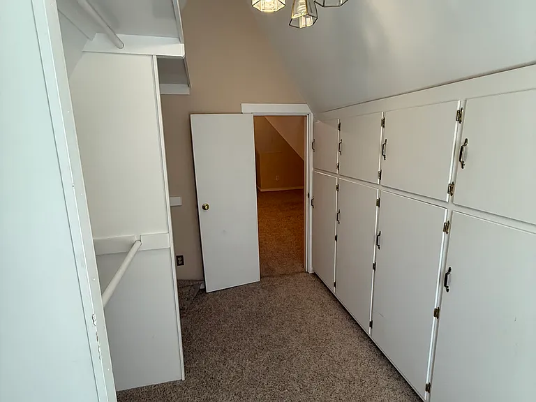 2629 E Broad St — Photo 14