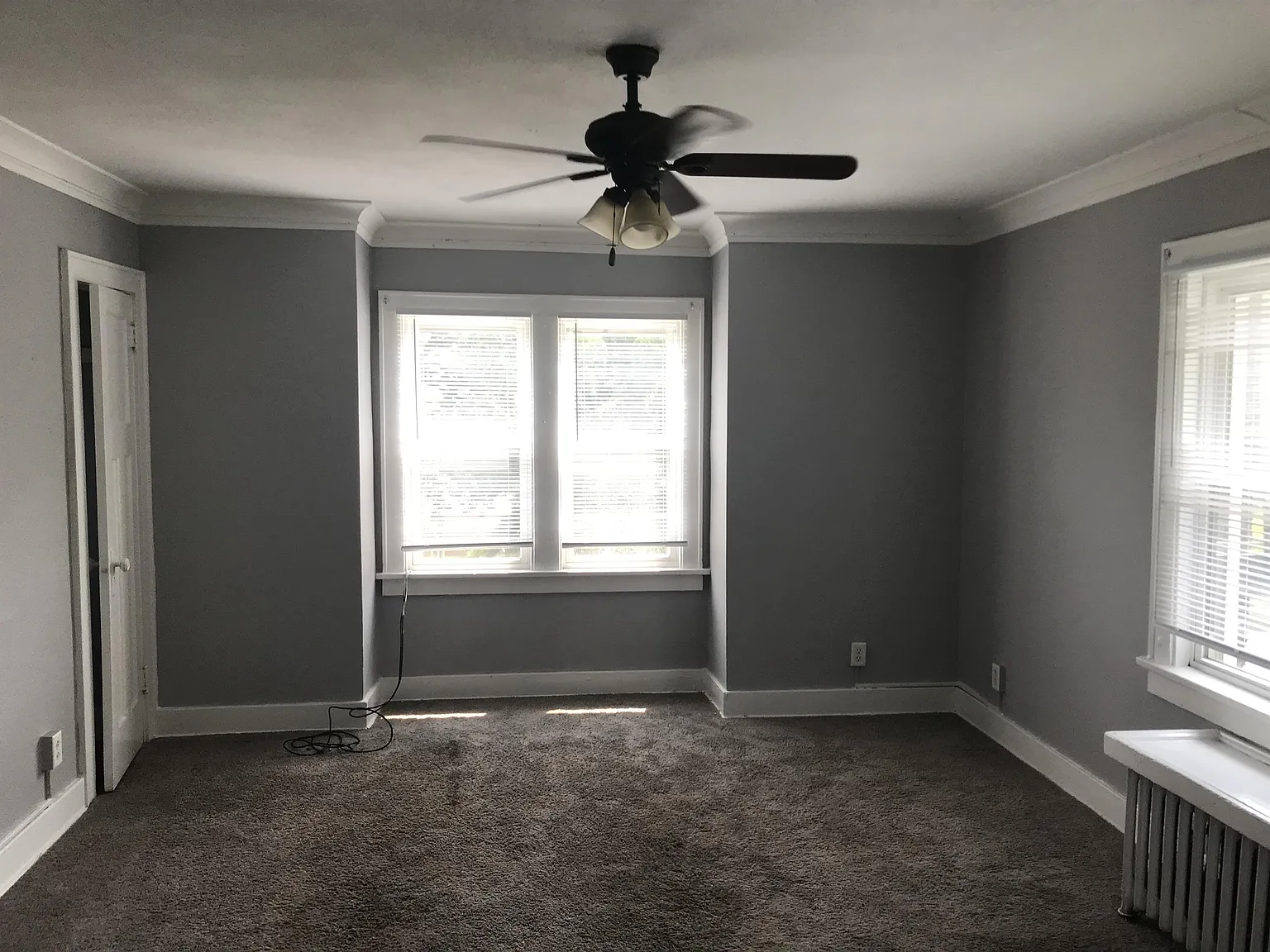 Center Street Apartments - 2835-4 — Photo 2