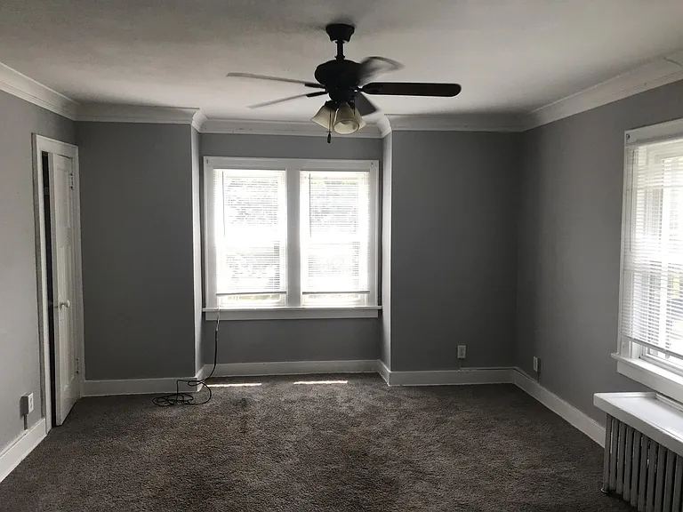 2835 Center St — Photo 2
