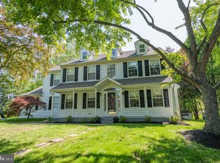 610 Chestnut Woods Dr, Yardley, PA 19067