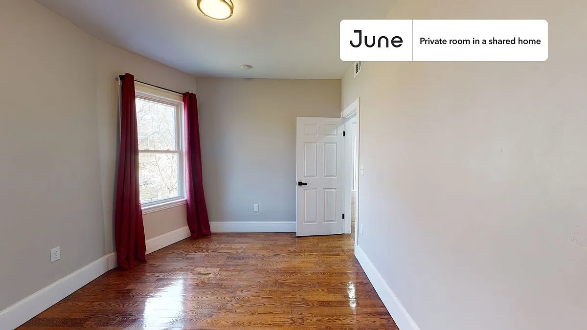 Building Photo - 41 Dorr St #C
