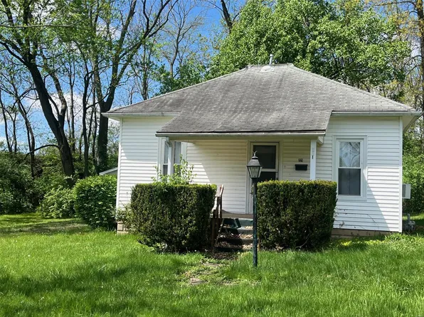 221 N 7th St, Vandalia, IL 62471