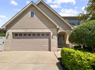 4920 W 106th Pl, Oak Lawn, IL 60453