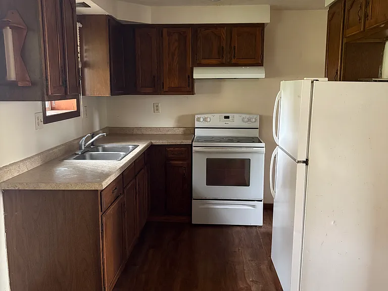 823 Goodman Ct E #2 — Photo 3