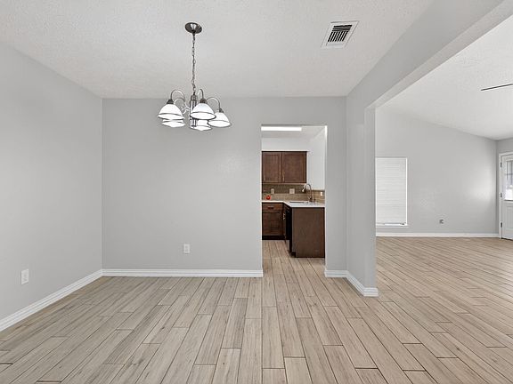 3rd image of 10206 Staghill Dr