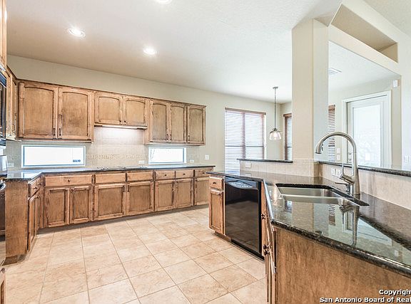3rd image of 24707 Garden Way