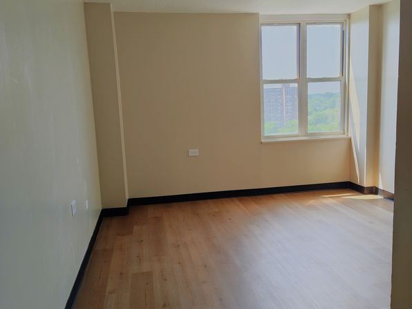 489 W State St UNIT 1003