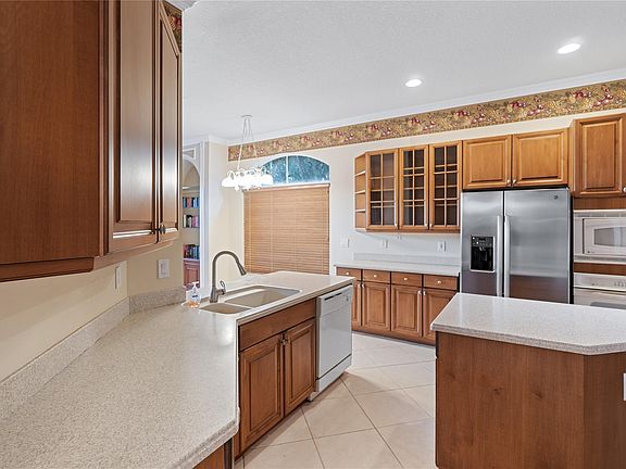 4th image of 6112 Wilbur Way