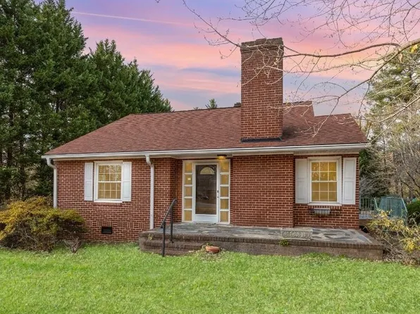 2310 Richardson Dr, Reidsville, NC 27320