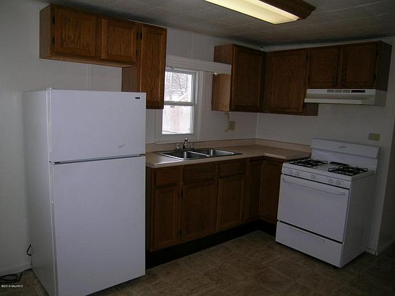 5th image of 535 N Dartmouth St