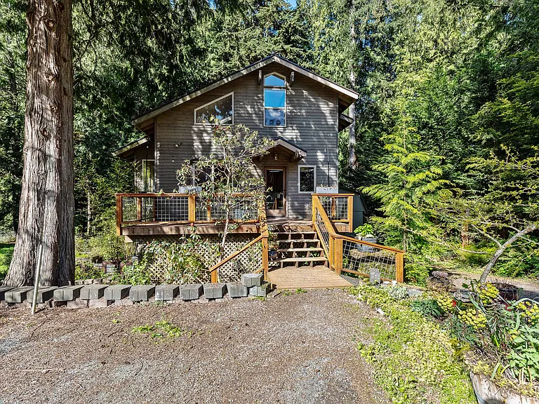 22030 E Lost Lake Rd — Photo 1