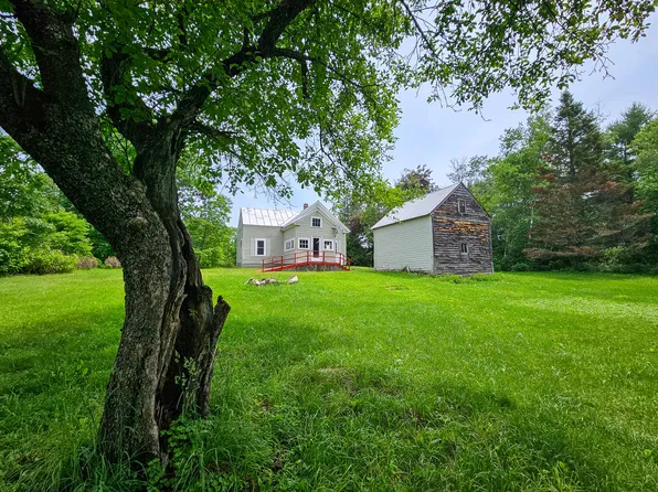 42 Zions Hill Road, Chesterville, ME 04938