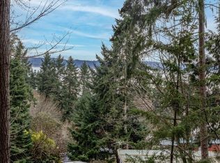 1 Huckleberry Ln, Pt Ludlow, WA 98365