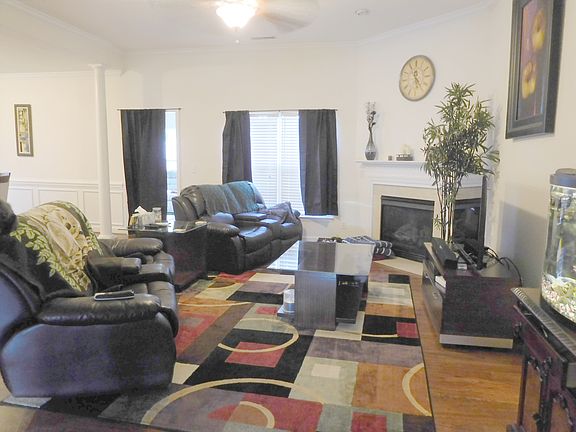 Great Rm w/Fireplace