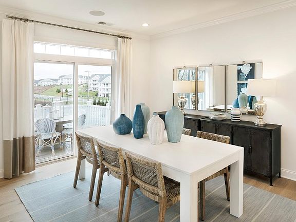 Dining room opens to the deck