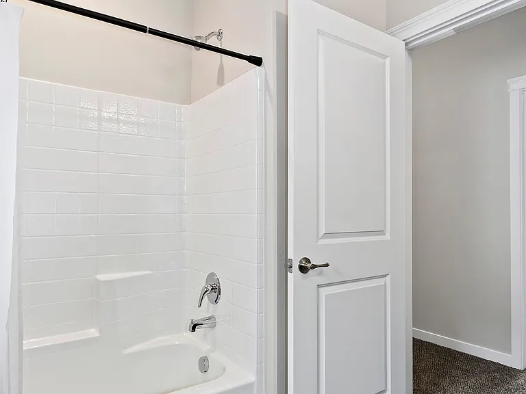 928 Crestview Dr — Photo 11
