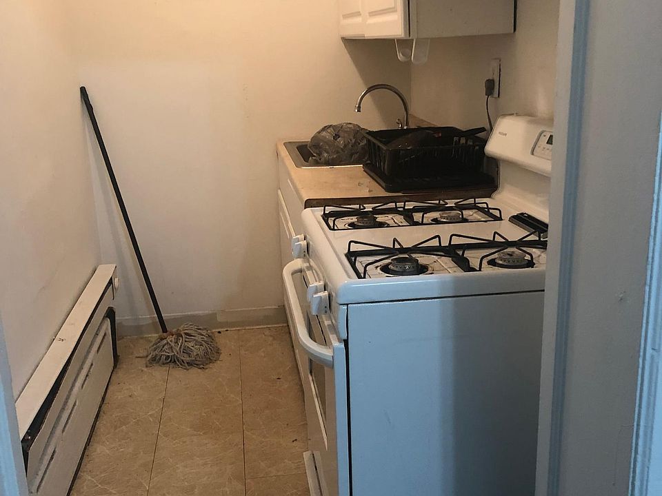 2nd image of 1026 Dekalb St APT 2