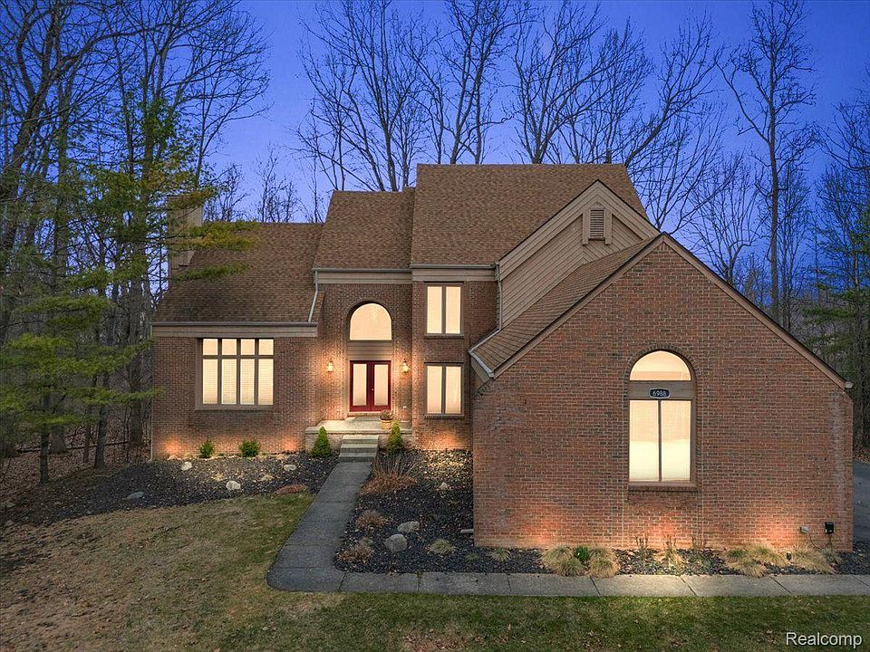 1st image of 6988 Lakemont Cir