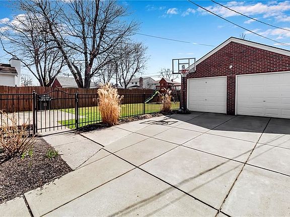 5th image of 469 Woodland Dr