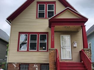 2452 N 21st St, Milwaukee, WI