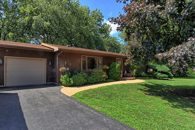 1st image of 30190 N Oak Grove Ave